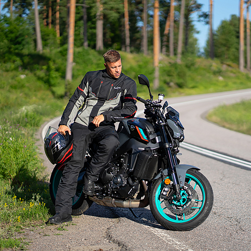 Lindstrands tekstiilitakki Lomsen Musta/vaalean harmaa 54 - Image 4